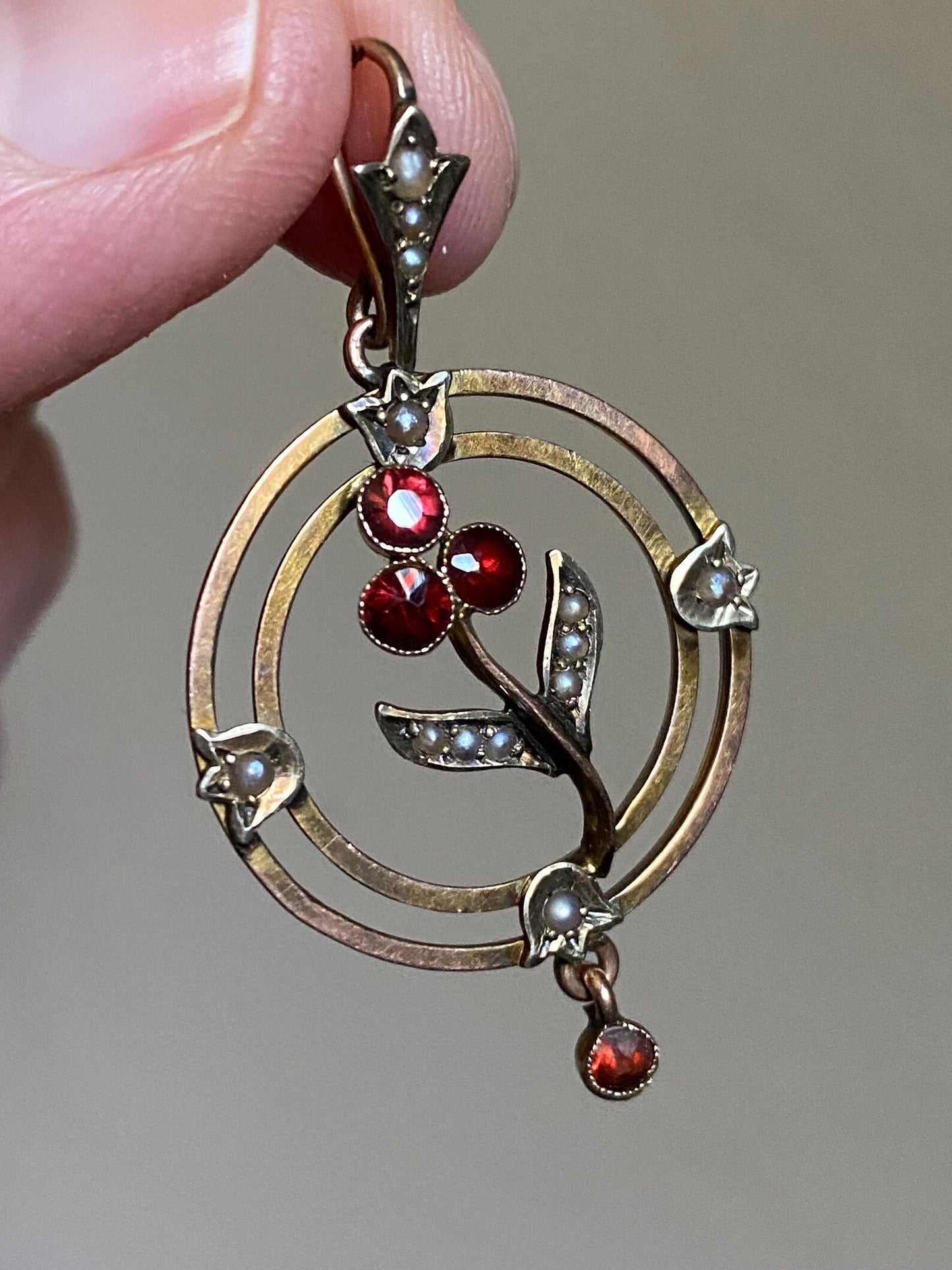 Antique Edwardian Round Openwork Flower Dangle Pendant with Cherry Red Garnets and Seed Pearls in 9k Gold circa 1910, Drop, Necklace, 1900's