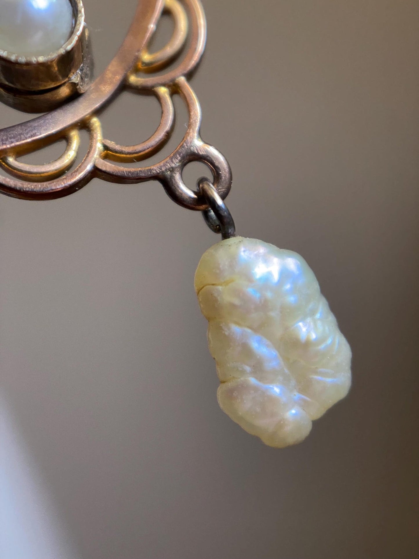 Antique Edwardian Round Openwork Floral Pattern Lavalier Pendant with Berry Pink Garnets, Seed Pearls & Baroque Pearl Dangle in 9k Gold circa 1910, Drop, Necklace, 1900's, Art Nouveau