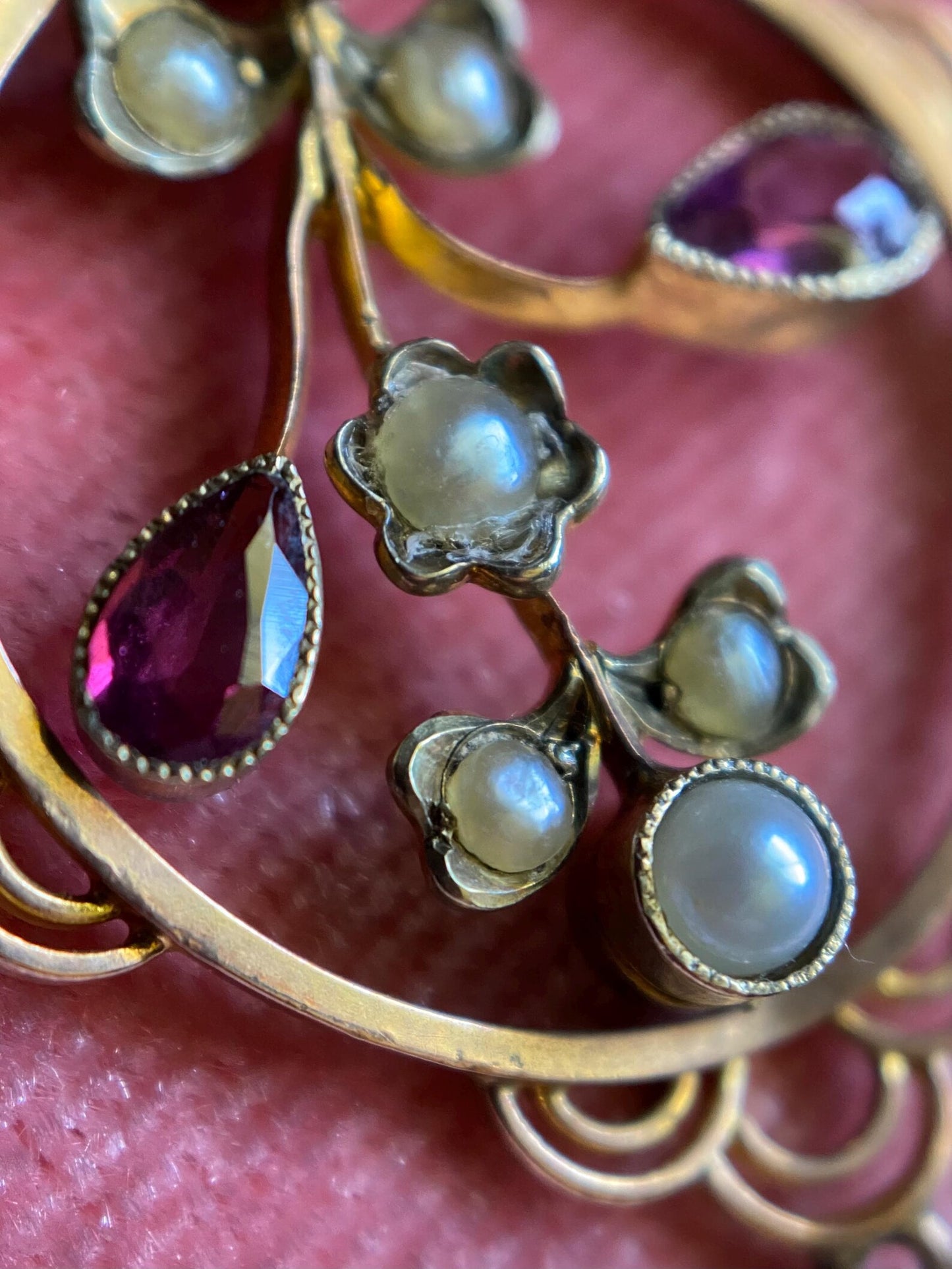 Antique Edwardian Round Openwork Floral Pattern Lavalier Pendant with Berry Pink Garnets, Seed Pearls & Baroque Pearl Dangle in 9k Gold circa 1910, Drop, Necklace, 1900's, Art Nouveau