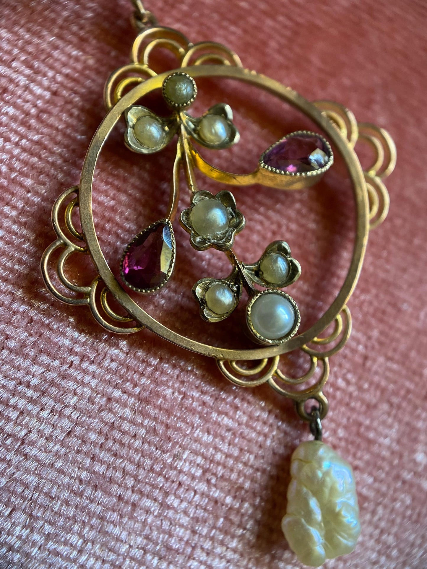 Antique Edwardian Round Openwork Floral Pattern Lavalier Pendant with Berry Pink Garnets, Seed Pearls & Baroque Pearl Dangle in 9k Gold circa 1910, Drop, Necklace, 1900's, Art Nouveau