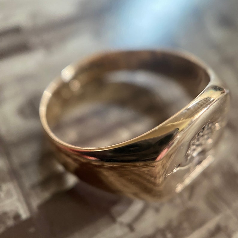 Antique Edwardian Entwined Snakes & Tree Signet Ring in 9k Gold with Full Chester Hallmarks c. 1913, 1900's, Heraldic Crest, Vintage, Art Deco