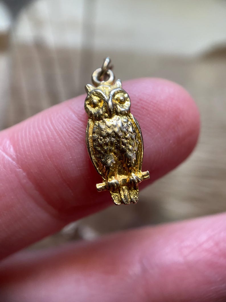 Vintage English Puffy Detailed Sitting Owl Charm in 9k Gold with Birmingham Hallmarks c. 1960, Pendant, Bird, Figural, Three-Dimensional