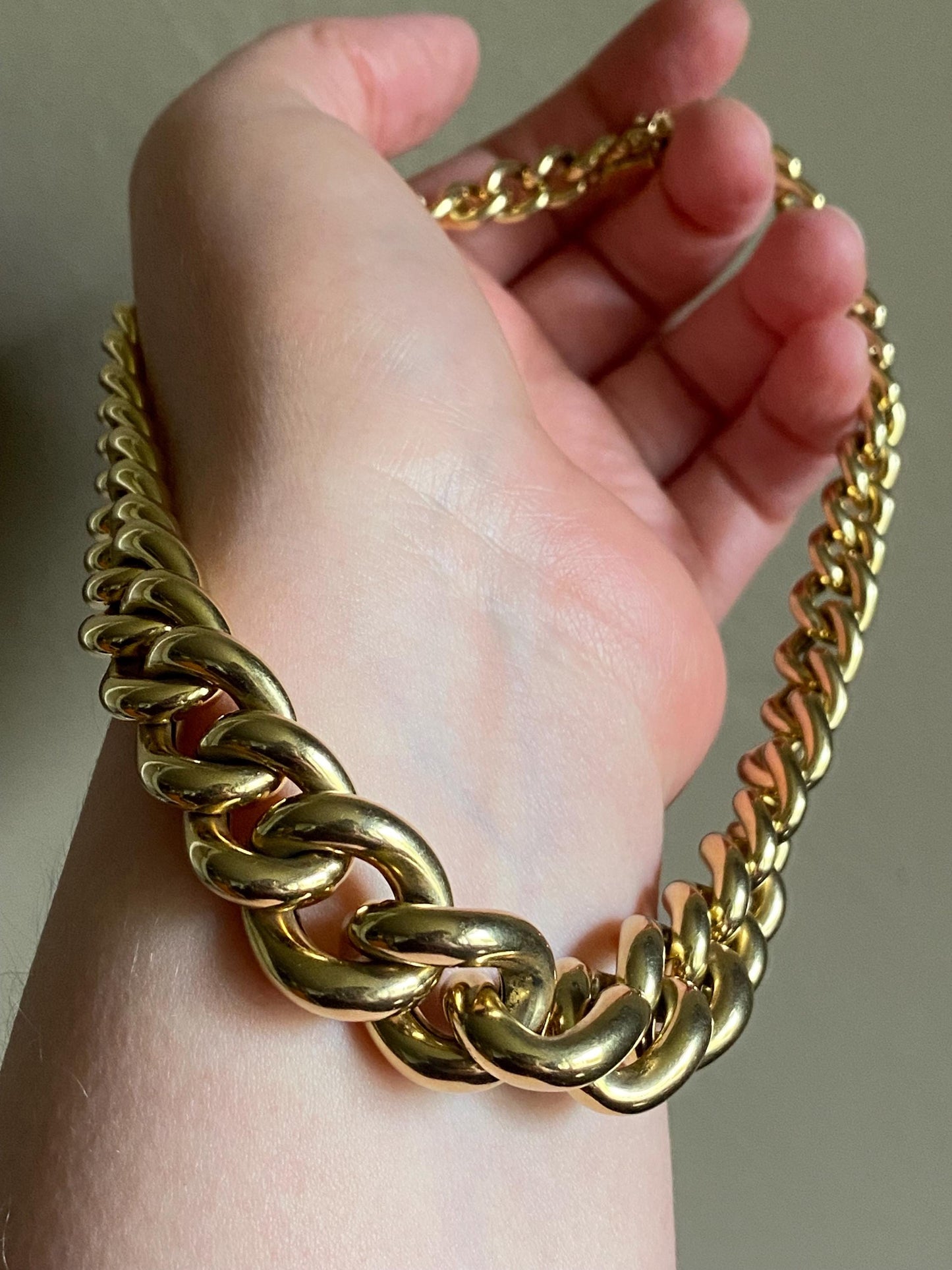 Vintage Italian Graduated Hollow Curb Chain Collar Choker Necklace in 14k Gold c. 1970, Mid Century, Estate, Statement, Bold, Maximalist, Chunky