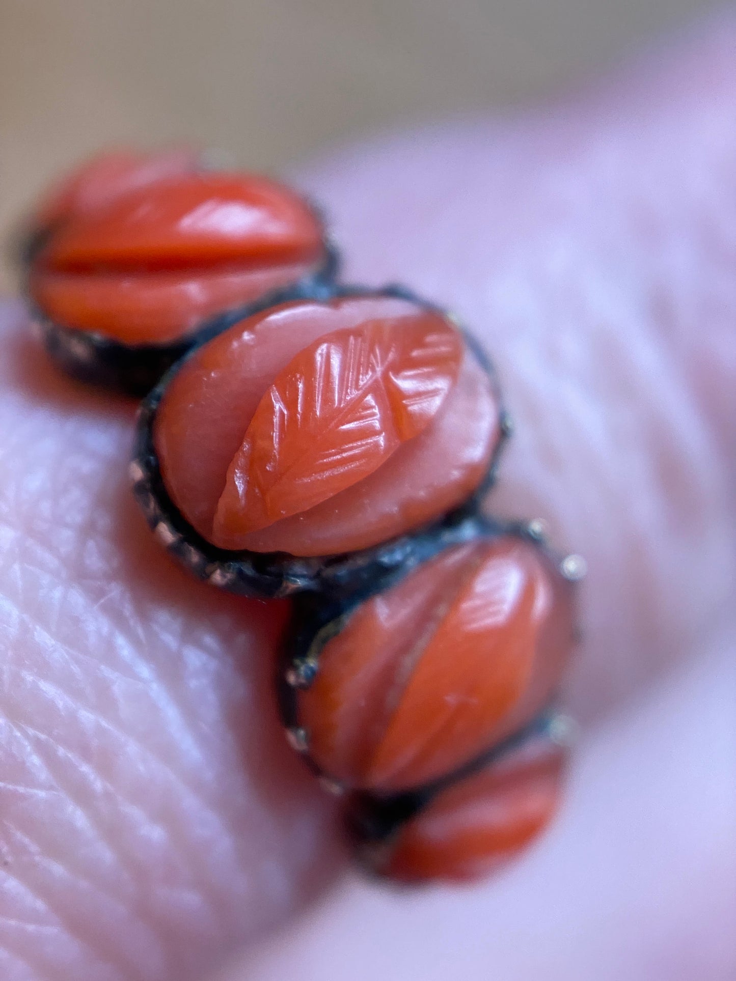 Antique Georgian Five Stone Oval Carved Coral Half Hoop Ring with Leaf Motif in Silver and 9k Gold c. 1820, Regency, English