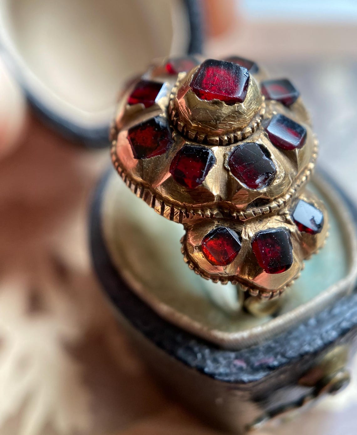 Antique Georgian Italian Quindicino Cluster Betrothal Ring with Flat-Cut Garnets in 18k Gold c. 1750, Sicilian, Engagement, Wedding, Iberian, 18th c.