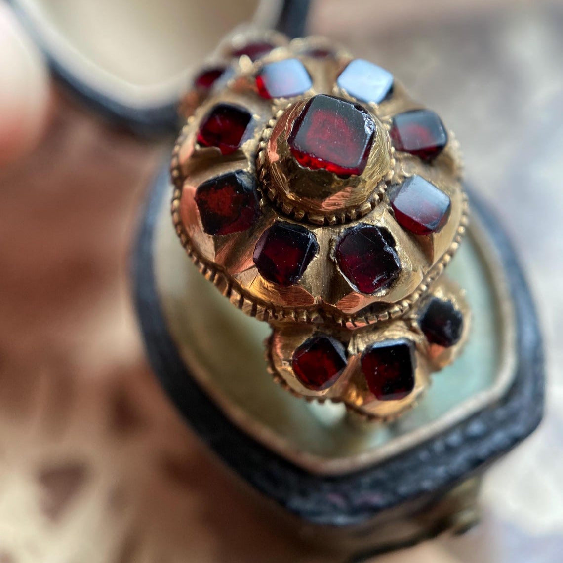 Antique Georgian Italian Quindicino Cluster Betrothal Ring with Flat-Cut Garnets in 18k Gold c. 1750, Sicilian, Engagement, Wedding, Iberian, 18th c.
