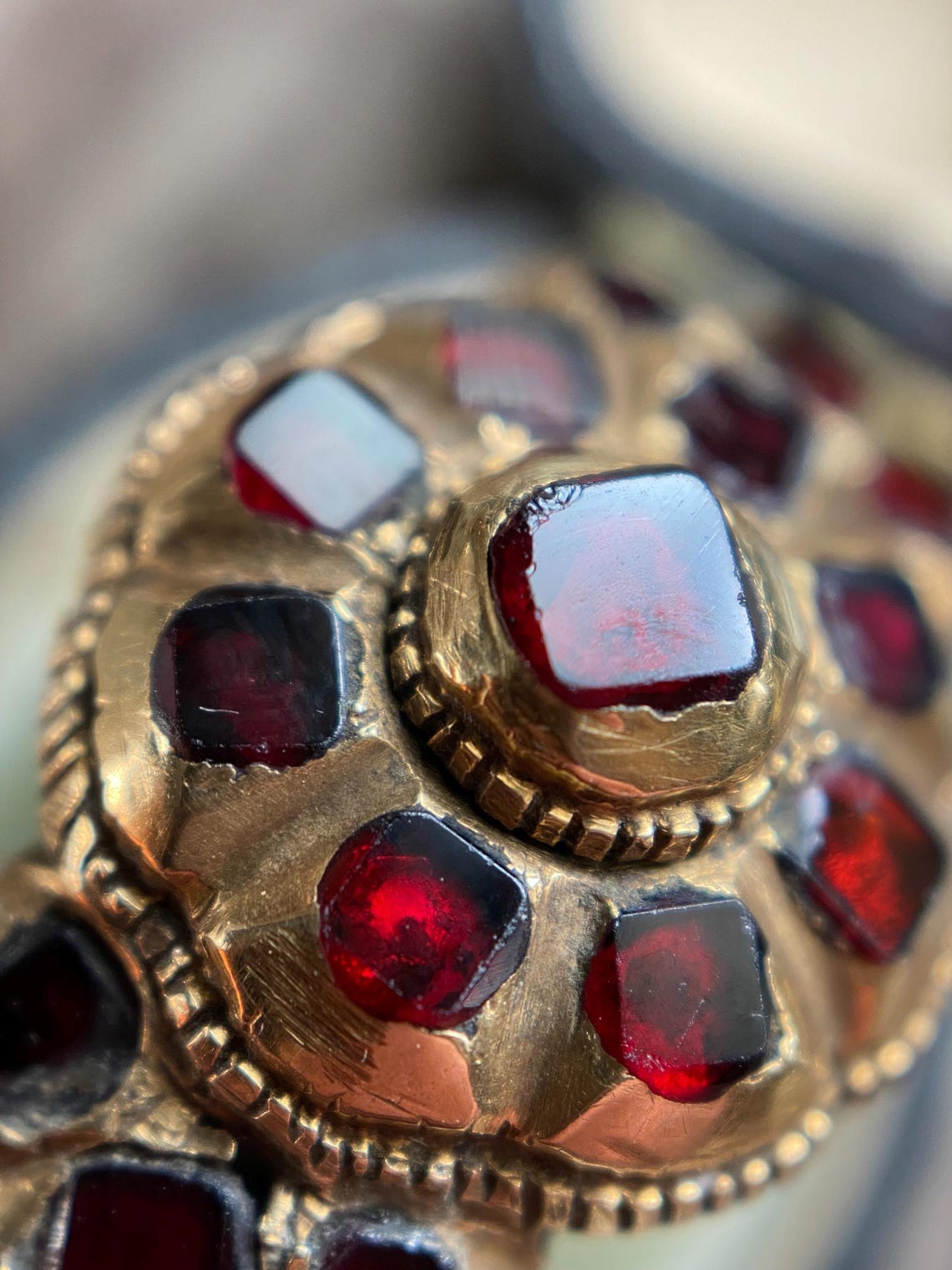 Antique Georgian Italian Quindicino Cluster Betrothal Ring with Flat-Cut Garnets in 18k Gold c. 1750, Sicilian, Engagement, Wedding, Iberian, 18th c.
