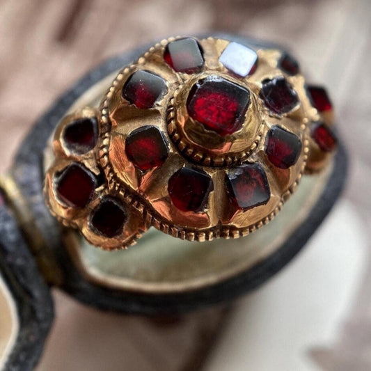 Antique Georgian Italian Quindicino Cluster Betrothal Ring with Flat-Cut Garnets in 18k Gold c. 1750, Sicilian, Engagement, Wedding, Iberian, 18th c.