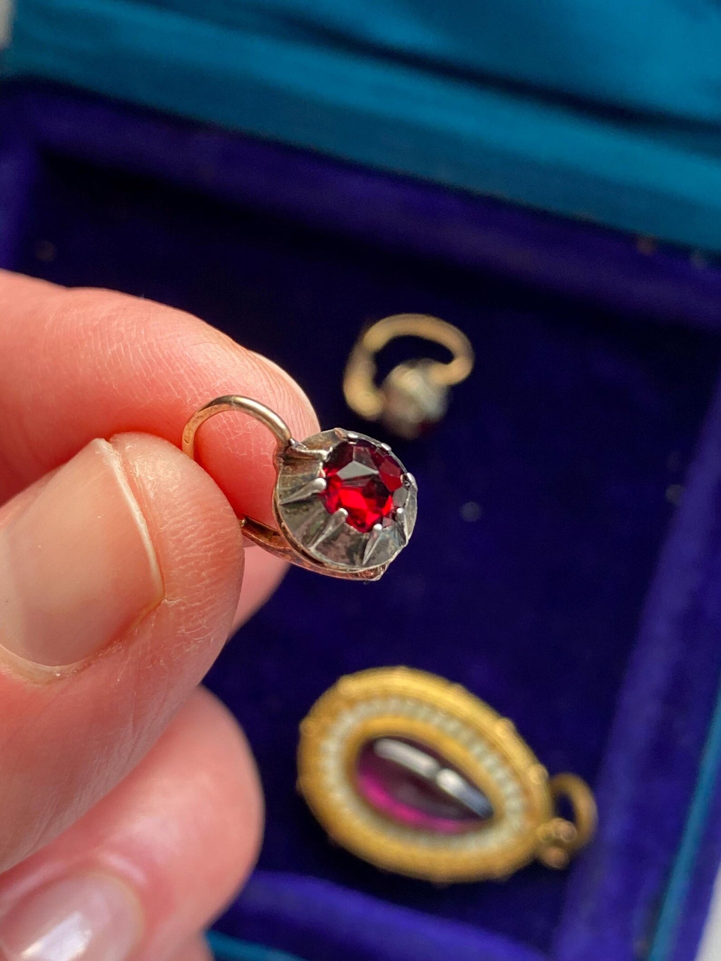 Antique Late Georgian French Rose-Cut Collet Set Garnet Drop Dormeuse Lever Back Earrings in 18k Gold and Silver c. 1850, Sleepers, Dangle, Huggie Hoops, 19th Century, 1800's