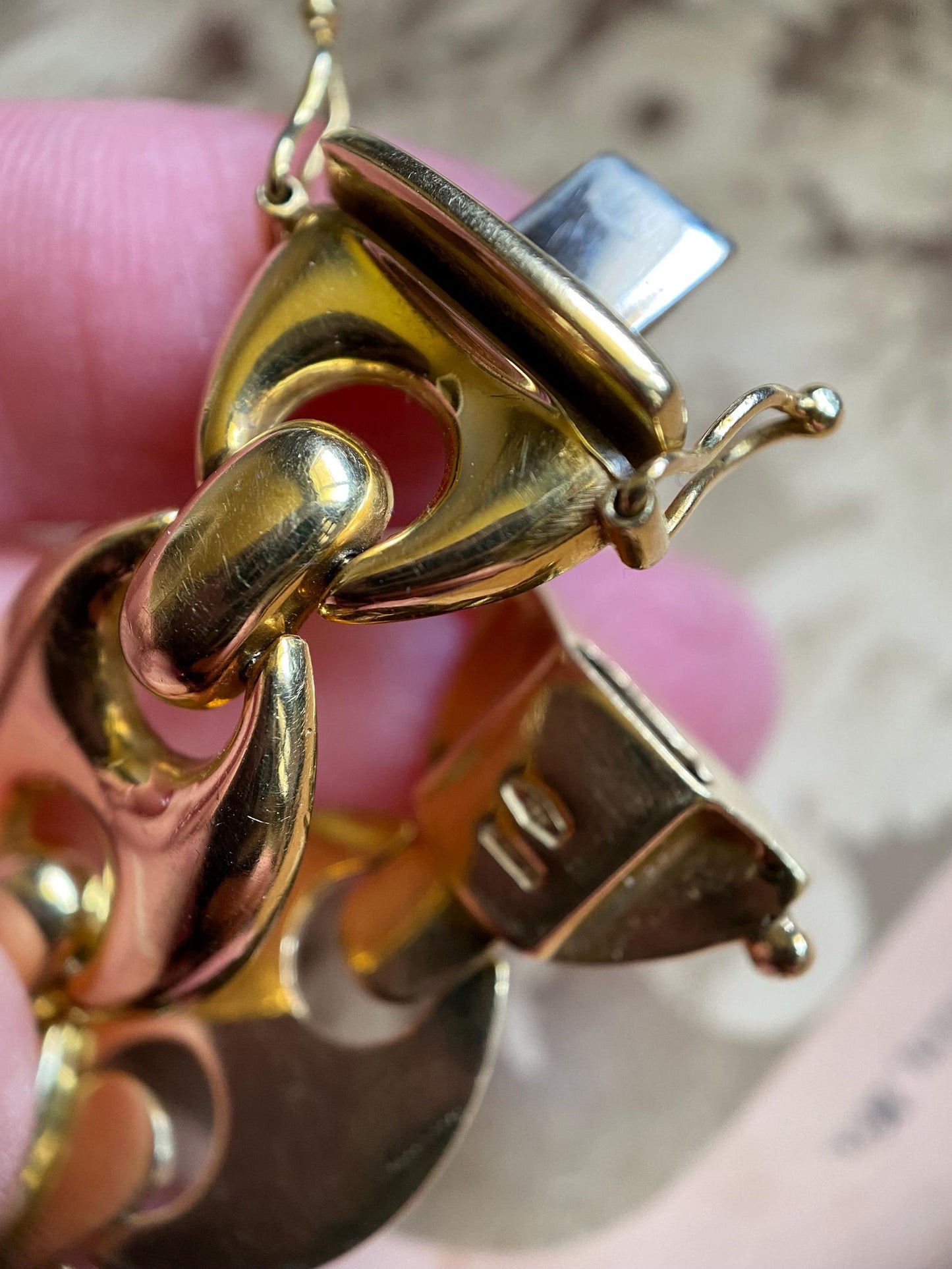 Vintage Heavy & Solid Wide Puffed Mariner Link Bracelet in Sunny 18k Gold c. 1975, Italian, Gucci, Puffy, Anchor, Stacking, Stackable, Chain