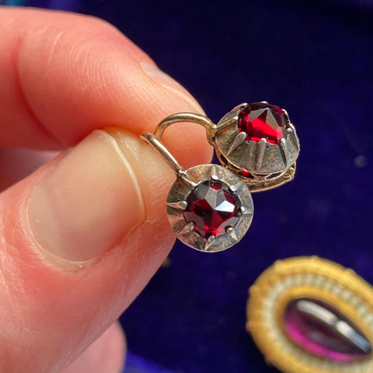 Antique Late Georgian French Rose-Cut Collet Set Garnet Drop Dormeuse Lever Back Earrings in 18k Gold and Silver c. 1850, Sleepers, Dangle, Huggie Hoops, 19th Century, 1800's