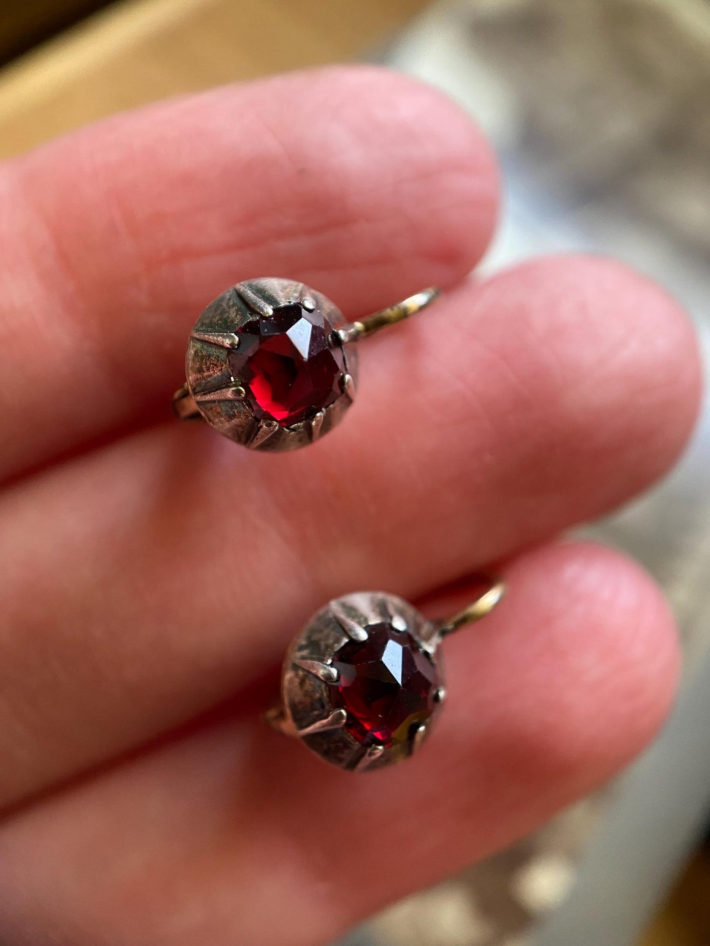 Antique Late Georgian French Rose-Cut Collet Set Garnet Drop Dormeuse Lever Back Earrings in 18k Gold and Silver c. 1850, Sleepers, Dangle, Huggie Hoops, 19th Century, 1800's