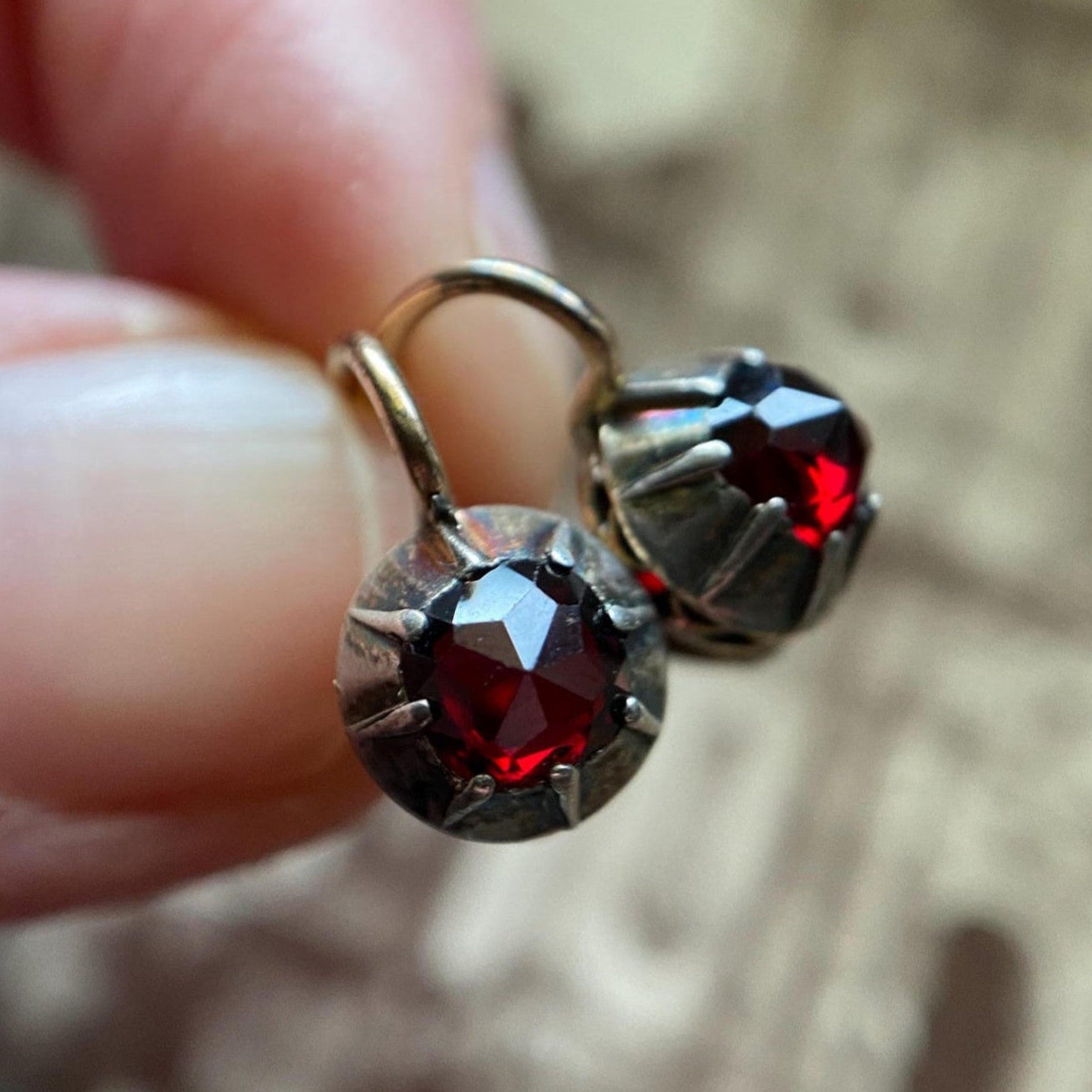 Antique Late Georgian French Rose-Cut Collet Set Garnet Drop Dormeuse Lever Back Earrings in 18k Gold and Silver c. 1850, Sleepers, Dangle, Huggie Hoops, 19th Century, 1800's