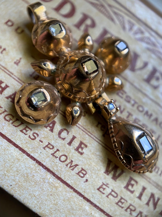 Antique Pre-Georgian Baroque Table Cut Diamond Cross Pendant in 20k High Karat Gold c. 1700, Religious, Devotional, Dutch, Flemish, 18th Century