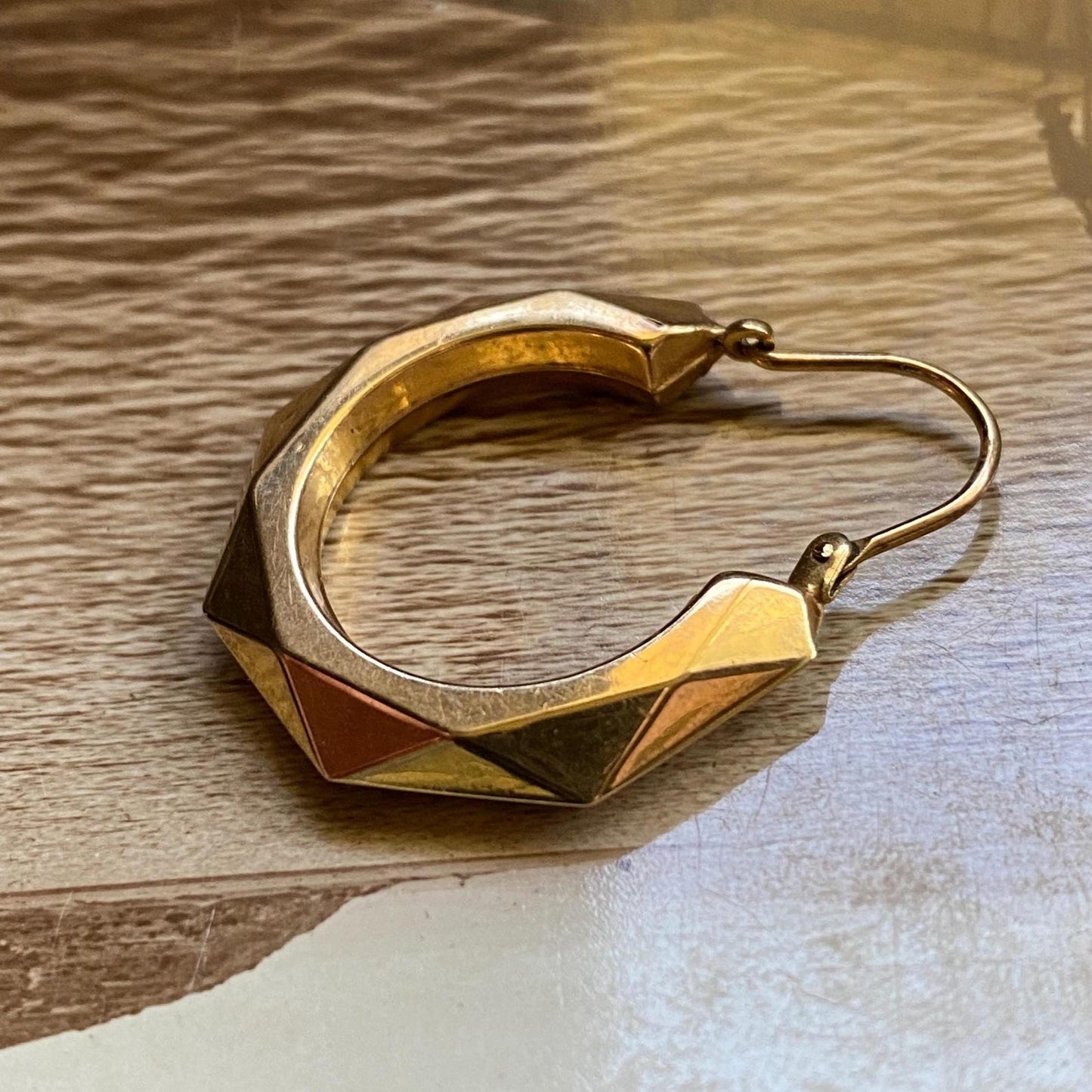 Vintage English Medium-Sized Faceted Geometric Creole Huggie Hoops Hallmarked c. 1978 in 9k Gold, French, 1970's, Sleeper, Provincial