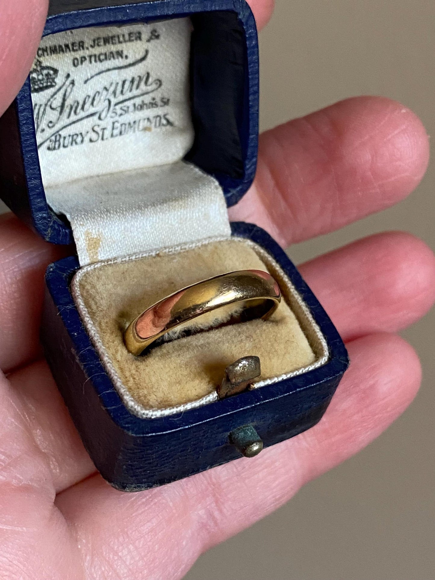 Vintage Plain Stackable Thick Donut Wedding Ring Band in Solid 18k Yellow Gold, Stacking, Midcentury, Art Deco, Eternity, Medium, Rounded
