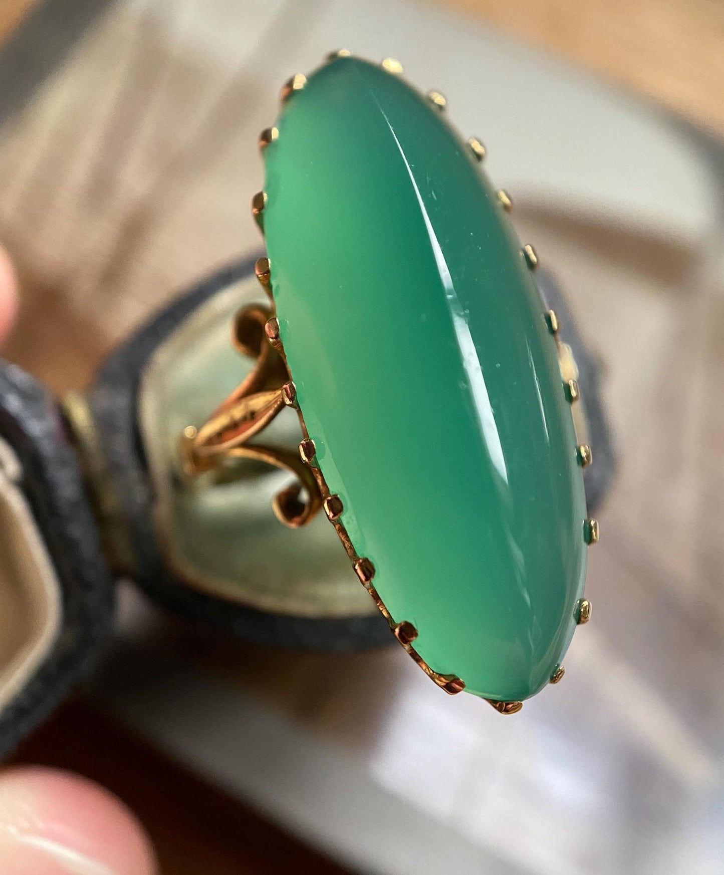 Antique Victorian Knife Edge Marquise Cabochon Claw-Set Candy Apple Green Chrysoprase Ring in 18k Gold, Navette, Oval, Cocktail, 1800's, Prong