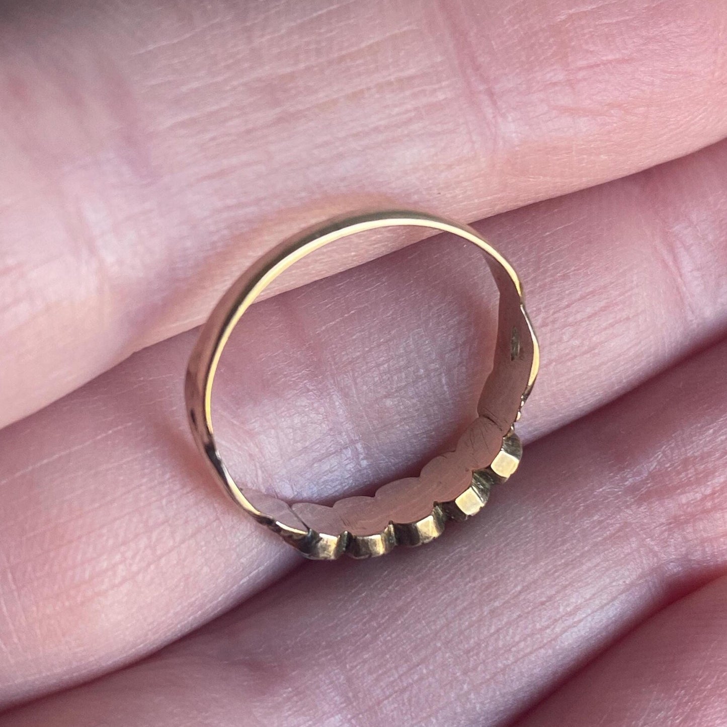 Antique Georgian Dainty and Slim Graduated 5 Stone Half Hoop Turquoise Ring w/ Swirling Open Shoulders in 9k Gold, 1800s, Stacking, Eternity
