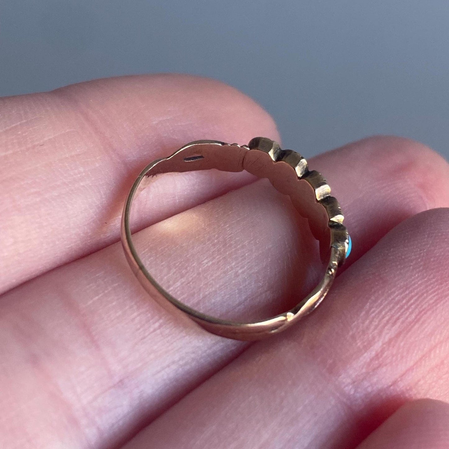 Antique Georgian Dainty and Slim Graduated 5 Stone Half Hoop Turquoise Ring w/ Swirling Open Shoulders in 9k Gold, 1800s, Stacking, Eternity