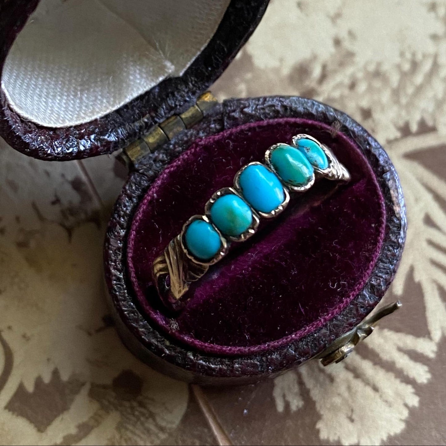 Antique Georgian Dainty and Slim Graduated 5 Stone Half Hoop Turquoise Ring w/ Swirling Open Shoulders in 9k Gold, 1800s, Stacking, Eternity