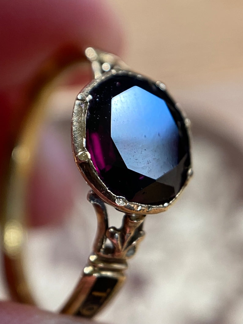 Antique Georgian Large Foiled Flat-Cut Garnet Black Enamel Rococo Mourning Ring in 18k Gold c. 1760, 1700's, Basket-Set, Memorial