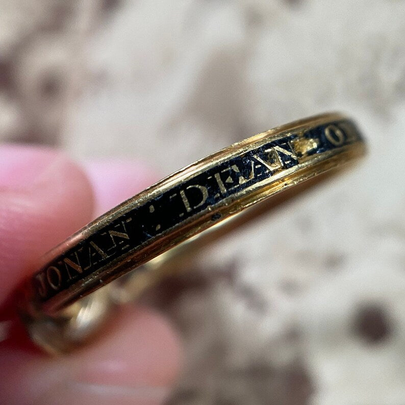 Antique Georgian Large Foiled Flat-Cut Garnet Black Enamel Rococo Mourning Ring in 18k Gold c. 1760, 1700's, Basket-Set, Memorial