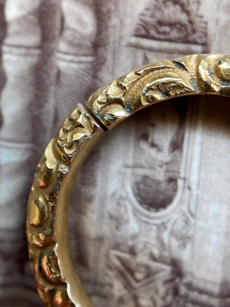 Antique Georgian Deeply Chased One Cut Split Ring in Yellow 15k Gold c 1830, Jump, Connector, Charm Holder, Extender, Finding, Bolt, Clip, 1800s