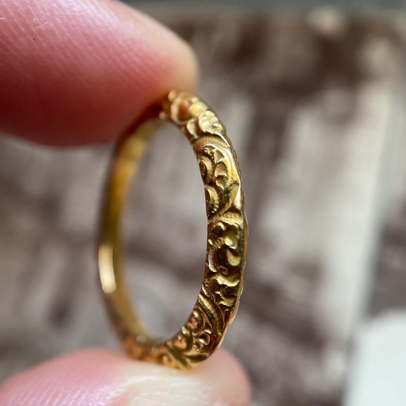 Antique Georgian Deeply Chased One Cut Split Ring in Yellow 15k Gold c 1830, Jump, Connector, Charm Holder, Extender, Finding, Bolt, Clip, 1800s