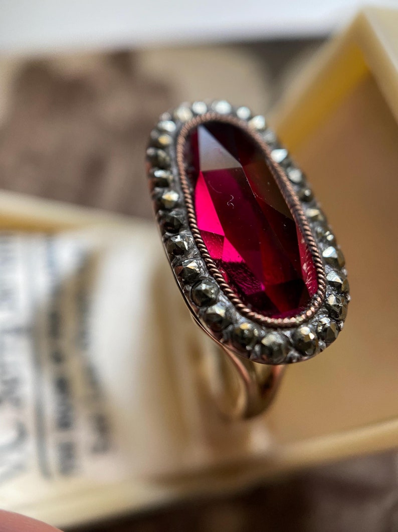 Antique Georgian French Oval Long Lozenge Foiled Garnet Paste with Marcasite Halo Ring in Silver and 18k Gold, 18th c, Cluster, Surround, Faceted