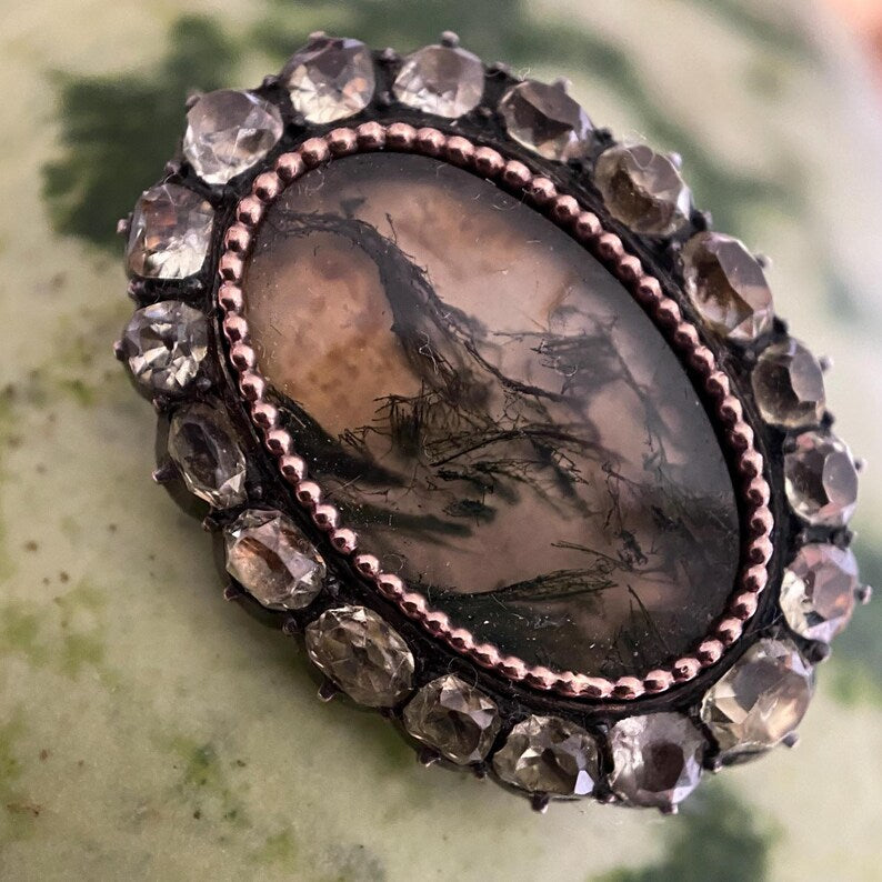 Antique Georgian Portuguese Small Oval Moss Agate and Chrysoberyl Halo Fichu Pin in Silver circa 1800, Iberian, Portugal, Brooch, Lace Pin, Shawl