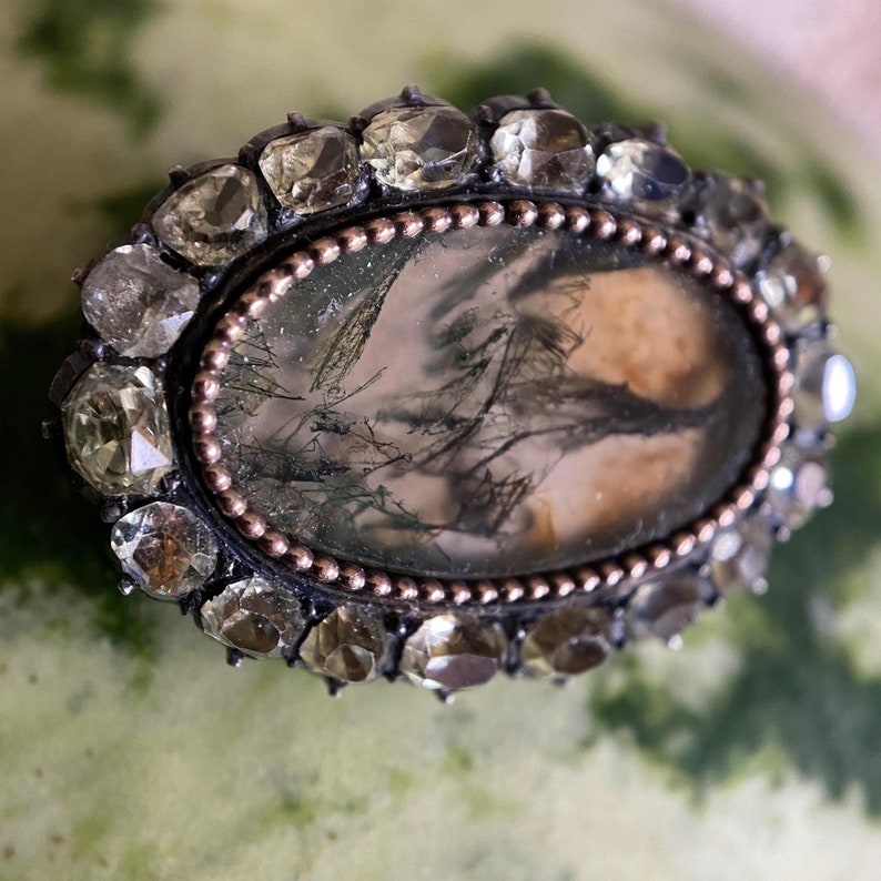 Antique Georgian Portuguese Small Oval Moss Agate and Chrysoberyl Halo Fichu Pin in Silver circa 1800, Iberian, Portugal, Brooch, Lace Pin, Shawl