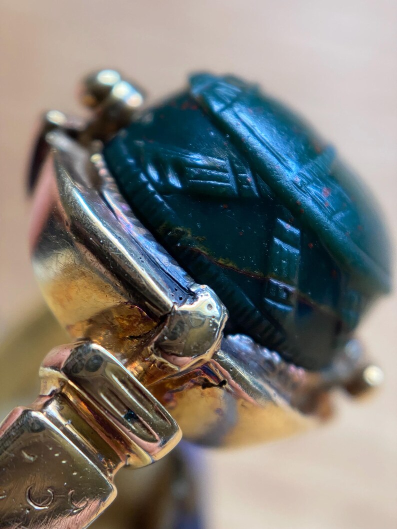 Antique Victorian Egyptian Revival Carved Bloodstone Scarab Ring with Classical Reverse Intaglio in 18k Gold, Double Sided, Men's, Signet, Hardstone, Archeological