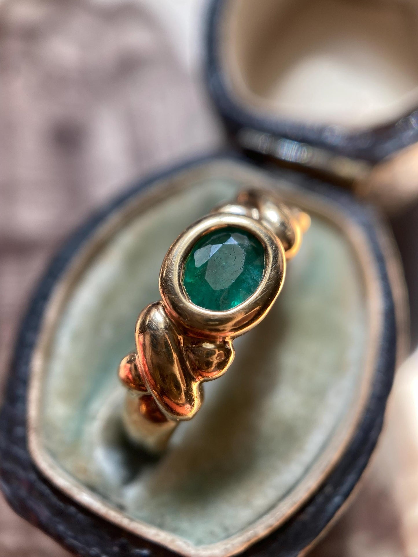 Vintage Retro Oval Bezel Set Emerald Solitaire Crisscross Band Stacking Ring in 10k Gold c 1980, Stackable, Estate, Twist, Knot, X, Mid Cen