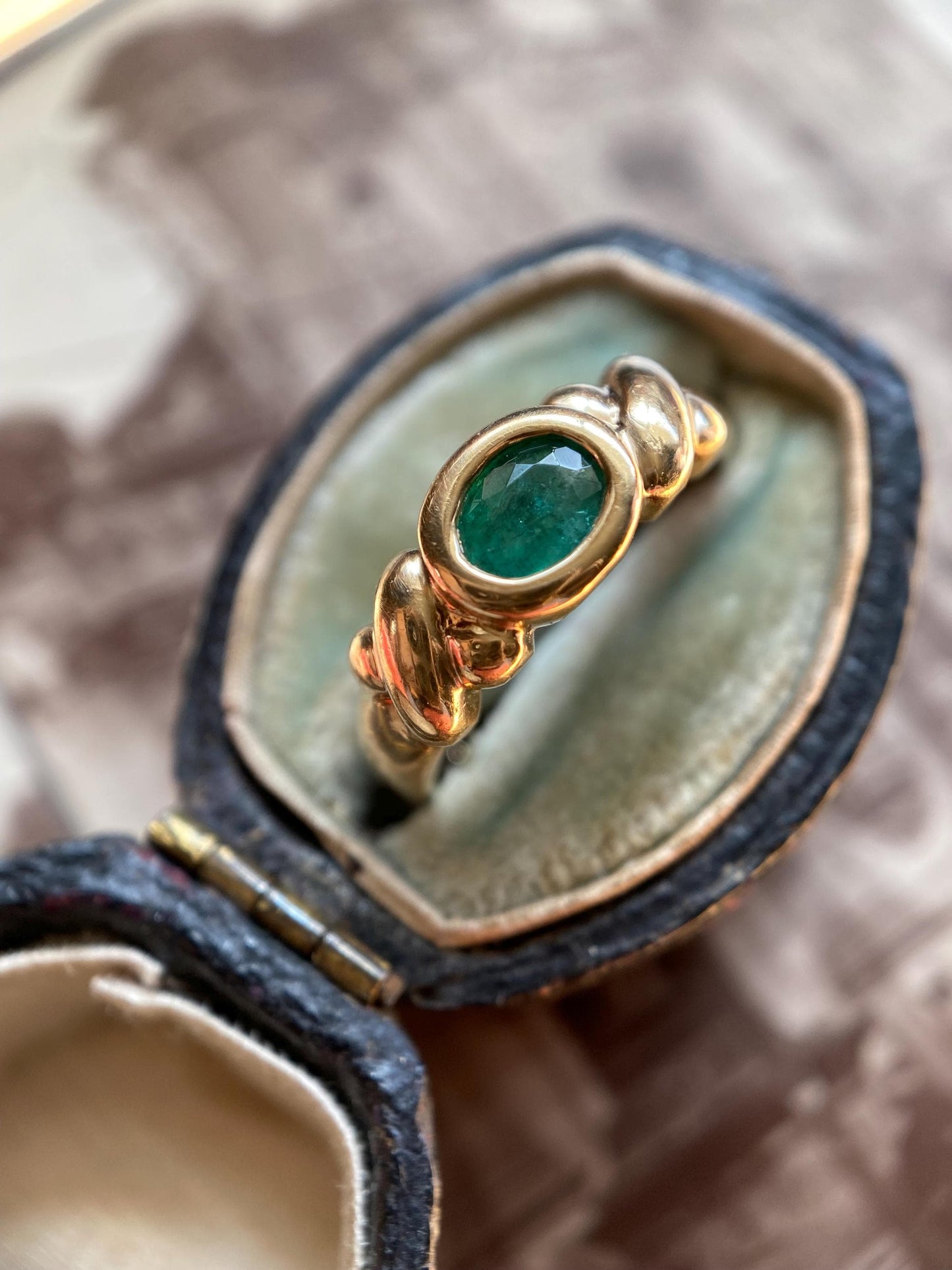 Vintage Retro Oval Bezel Set Emerald Solitaire Crisscross Band Stacking Ring in 10k Gold c 1980, Stackable, Estate, Twist, Knot, X, Mid Cen