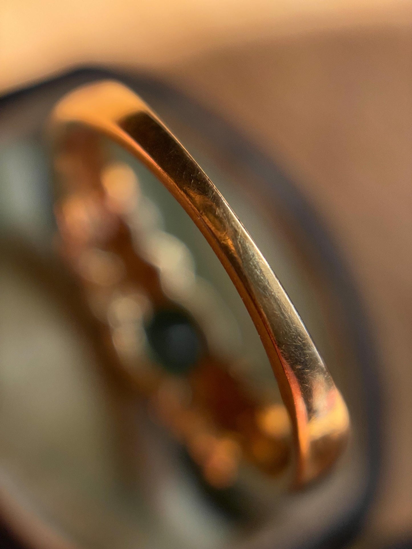 Vintage Retro Oval Bezel Set Emerald Solitaire Crisscross Band Stacking Ring in 10k Gold c 1980, Stackable, Estate, Twist, Knot, X, Mid Cen