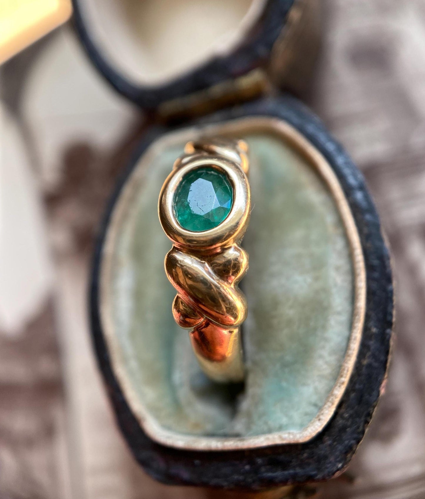 Vintage Retro Oval Bezel Set Emerald Solitaire Crisscross Band Stacking Ring in 10k Gold c 1980, Stackable, Estate, Twist, Knot, X, Mid Cen