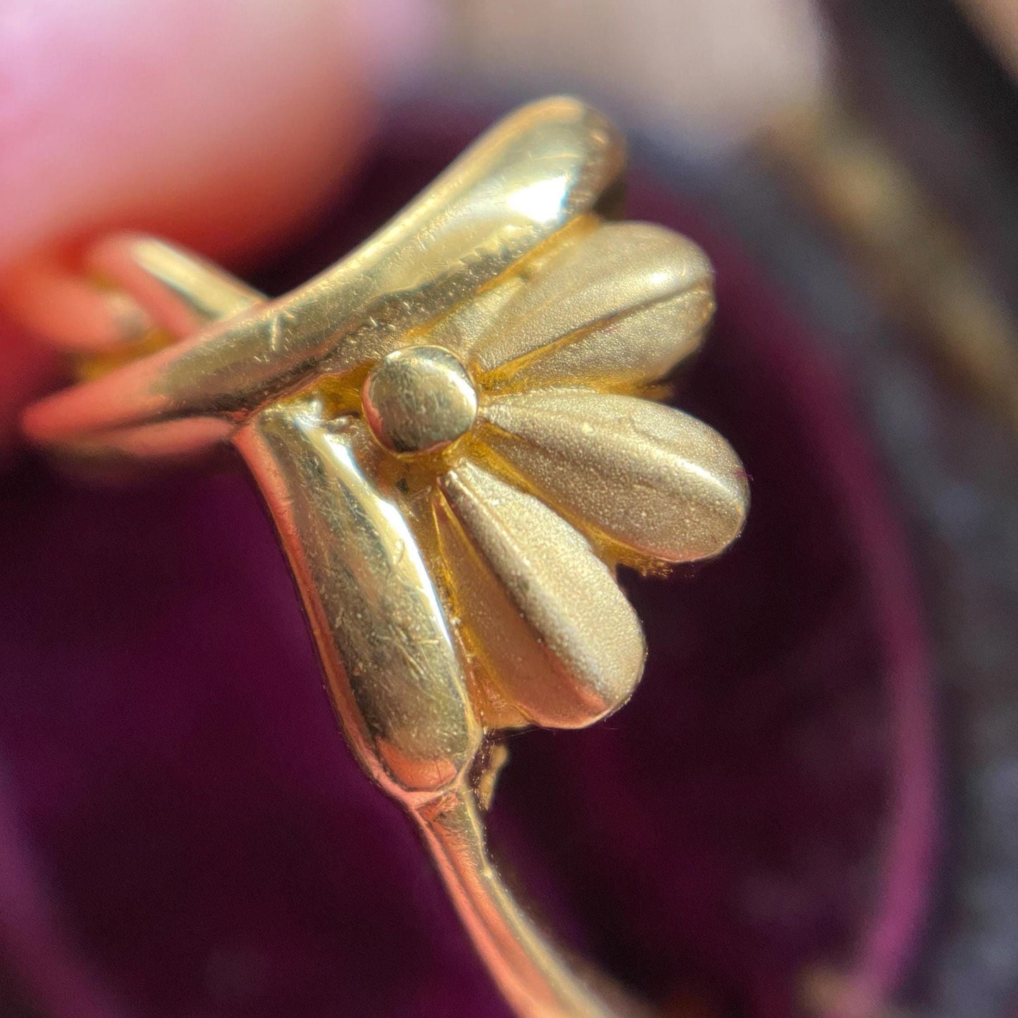 Vintage High Karat Floral Swipe Stacking Ring in Solid 22k Gold c. 1970, Stackable, Thin, Delicate, Lover's Knot, Retro, Art Nouveau