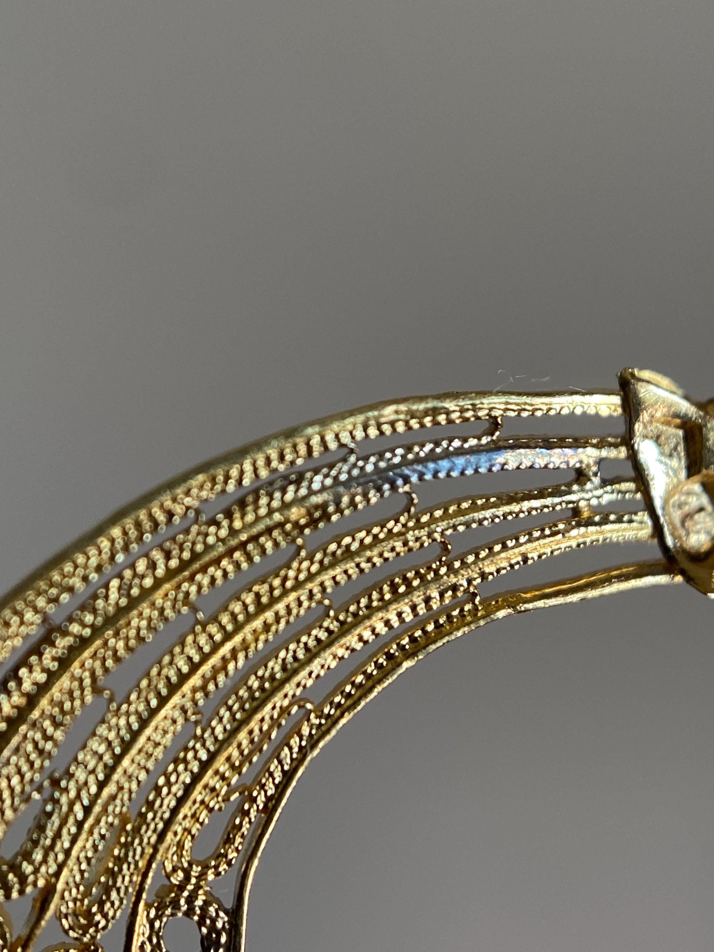 Vintage Portuguese High Karat Woven & Beaded Filigree Small Huggie Hoop Earrings 19k Gold, Arrecadas, Cannetille, Openwork, Estate, Sleeper