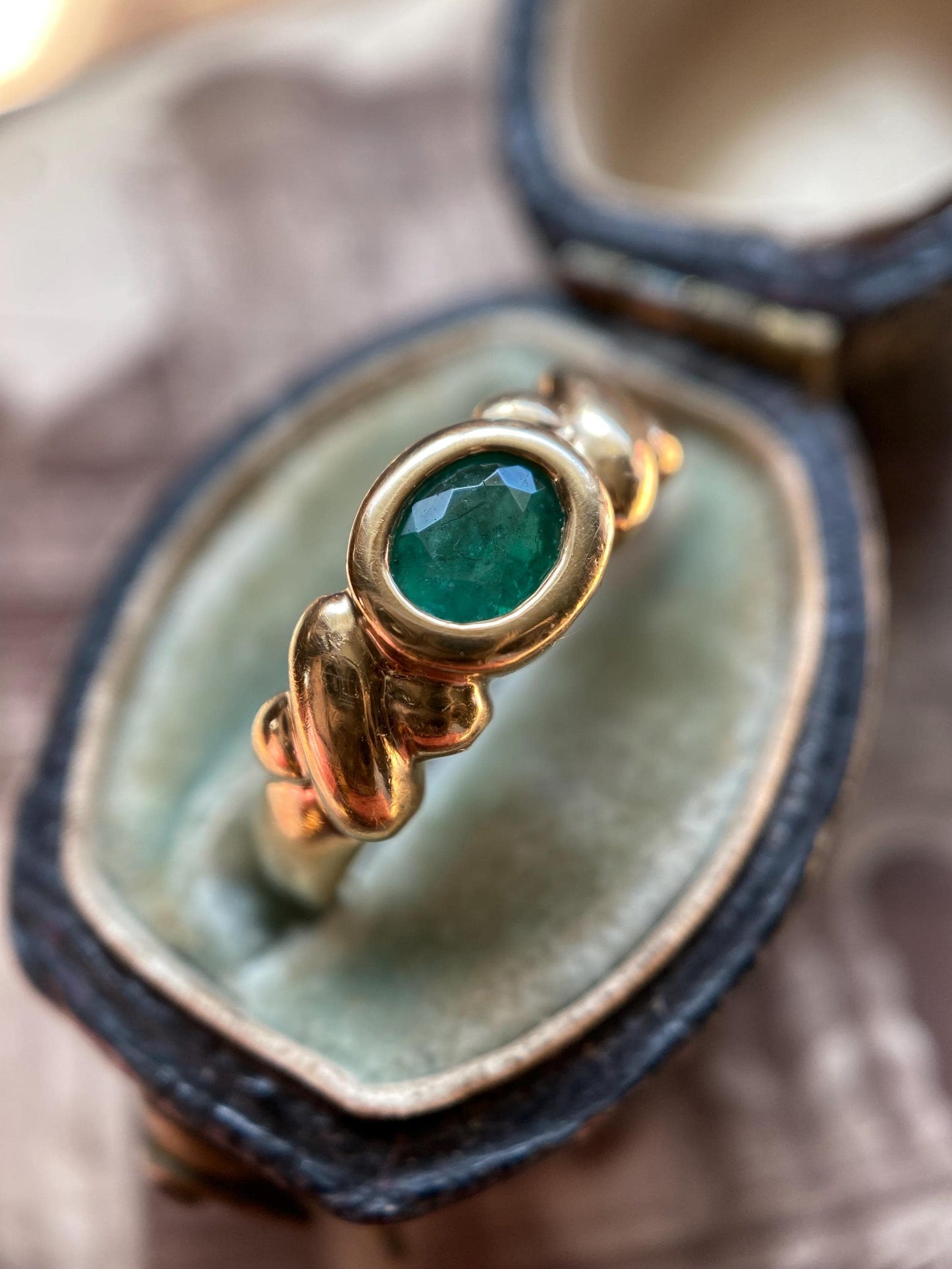 Vintage Retro Oval Bezel Set Emerald Solitaire Crisscross Band Stacking Ring in 10k Gold c 1980, Stackable, Estate, Twist, Knot, X, Mid Cen