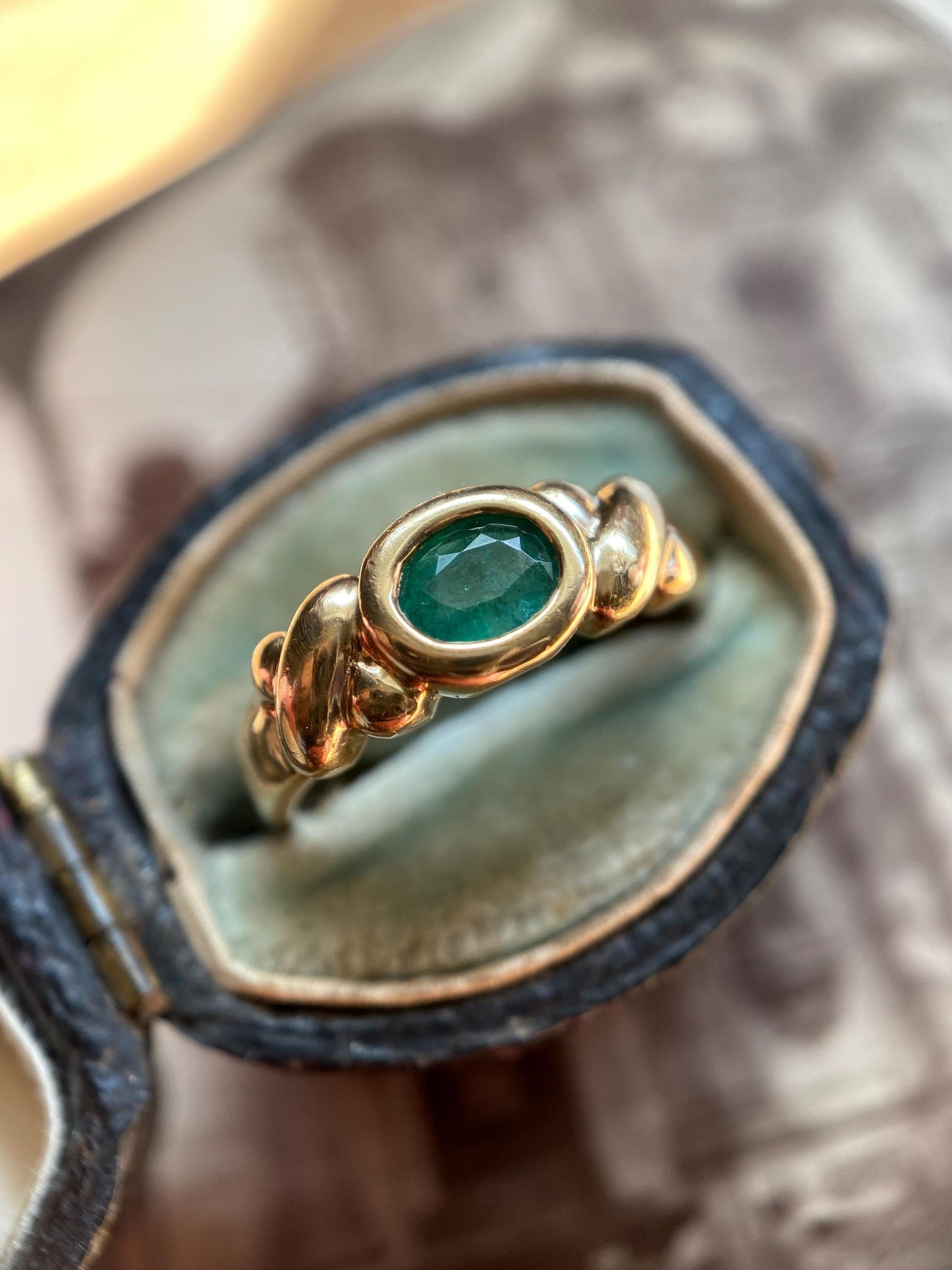 Vintage Retro Oval Bezel Set Emerald Solitaire Crisscross Band Stacking Ring in 10k Gold c 1980, Stackable, Estate, Twist, Knot, X, Mid Cen