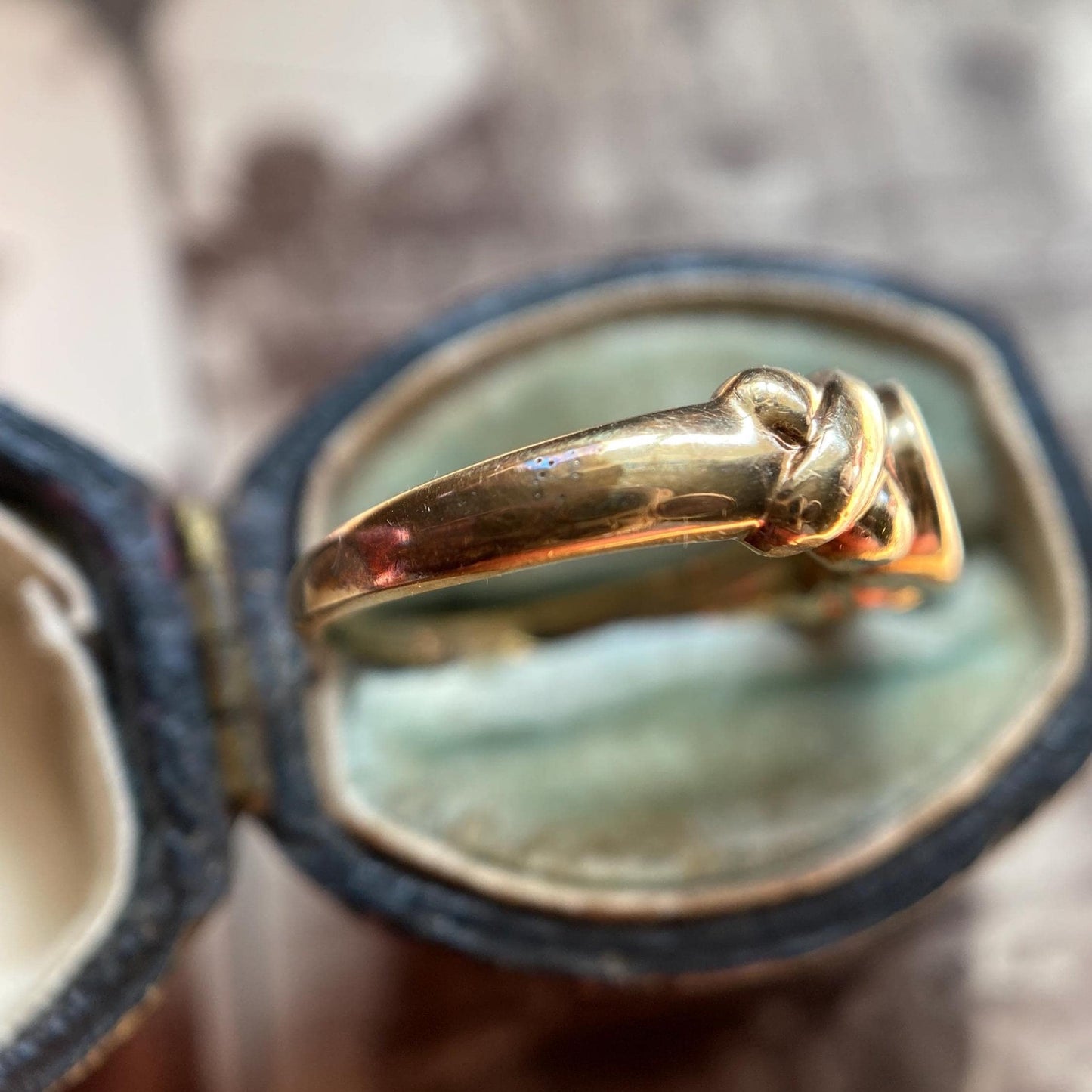 Vintage Retro Oval Bezel Set Emerald Solitaire Crisscross Band Stacking Ring in 10k Gold c 1980, Stackable, Estate, Twist, Knot, X, Mid Cen