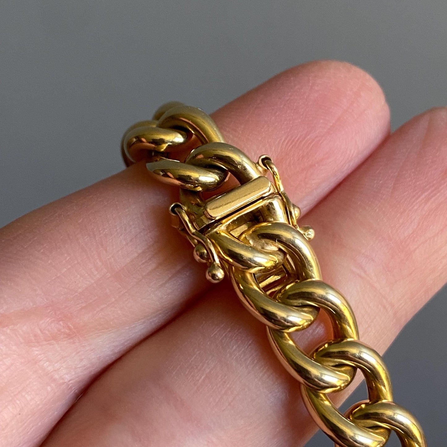 Vintage Italian Graduated Hollow Curb Chain Collar Choker Necklace in 14k Gold c. 1970, Mid Century, Estate, Statement, Bold, Maximalist, Chunky