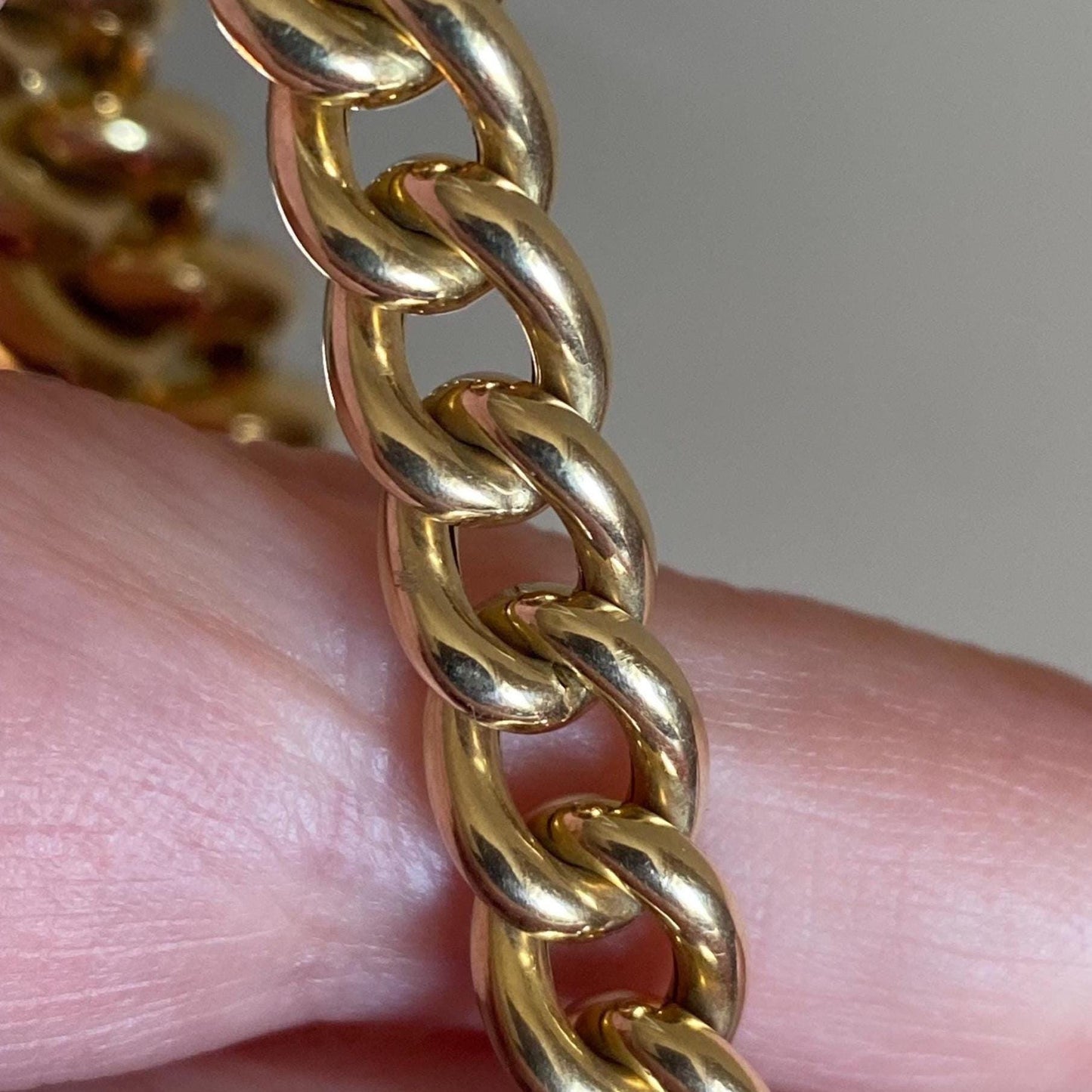 Vintage Italian Graduated Hollow Curb Chain Collar Choker Necklace in 14k Gold c. 1970, Mid Century, Estate, Statement, Bold, Maximalist, Chunky