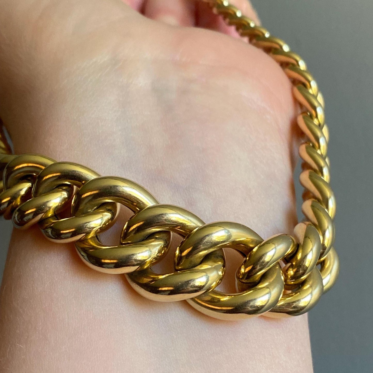 Vintage Italian Graduated Hollow Curb Chain Collar Choker Necklace in 14k Gold c. 1970, Mid Century, Estate, Statement, Bold, Maximalist, Chunky