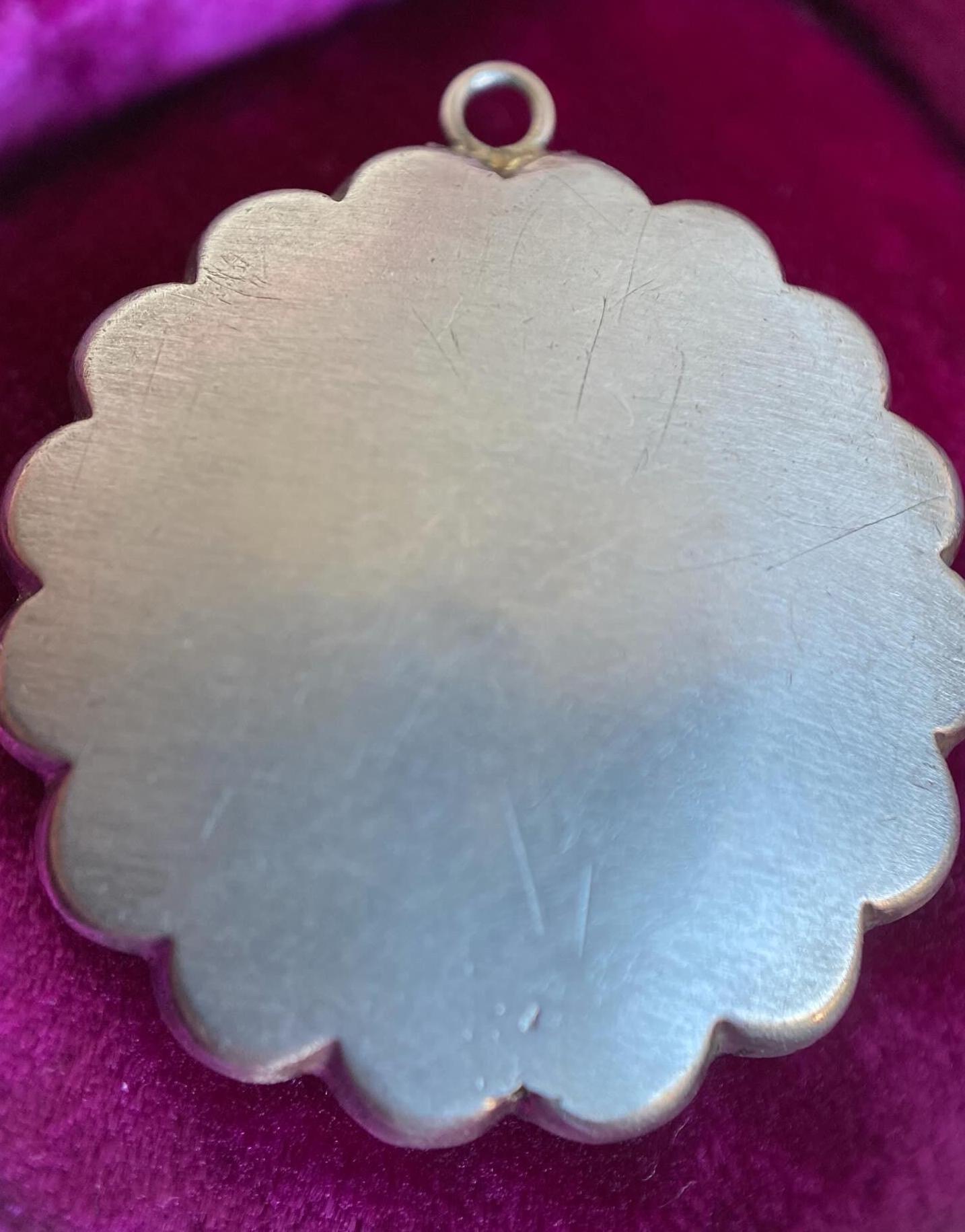 Antique Georgian Large Round Black-Dot Multi-Cut Diamond Paste Scalloped Medallion Pendant in Silver, Necklace, Charm, Foiled, 1800s, Button, Clear