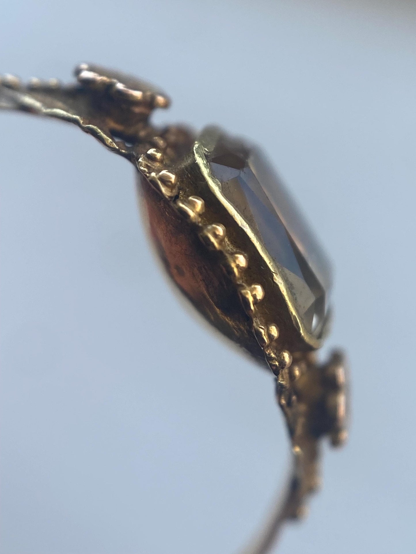 Antique Georgian Foiled Rectangular Yellow Citrine Solitaire Ring w/ Applied Cupped Flower Shoulders in 18k Gold c 1840, Closed Back, Button