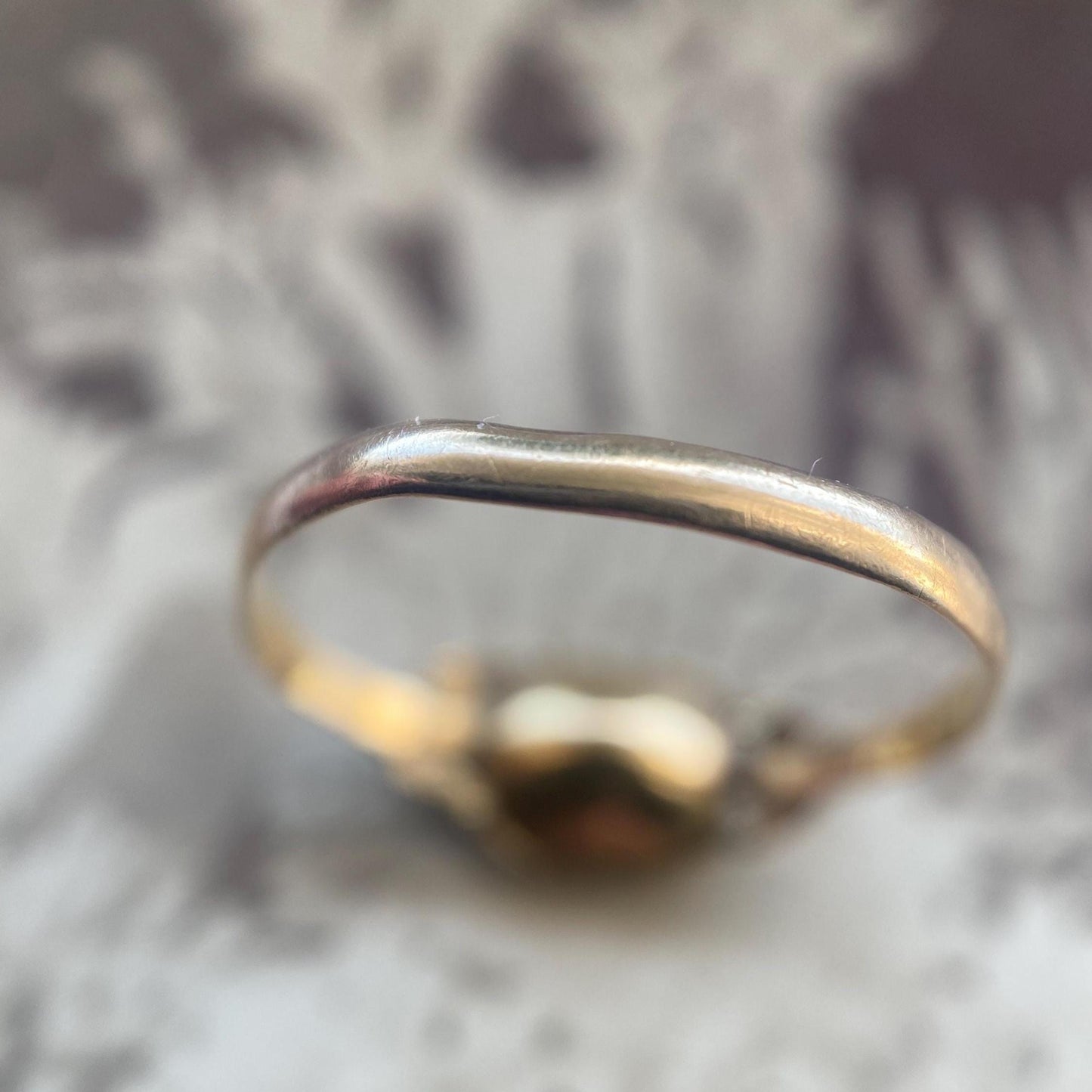 Antique Georgian Foiled Rectangular Yellow Citrine Solitaire Ring w/ Applied Cupped Flower Shoulders in 18k Gold c 1840, Closed Back, Button