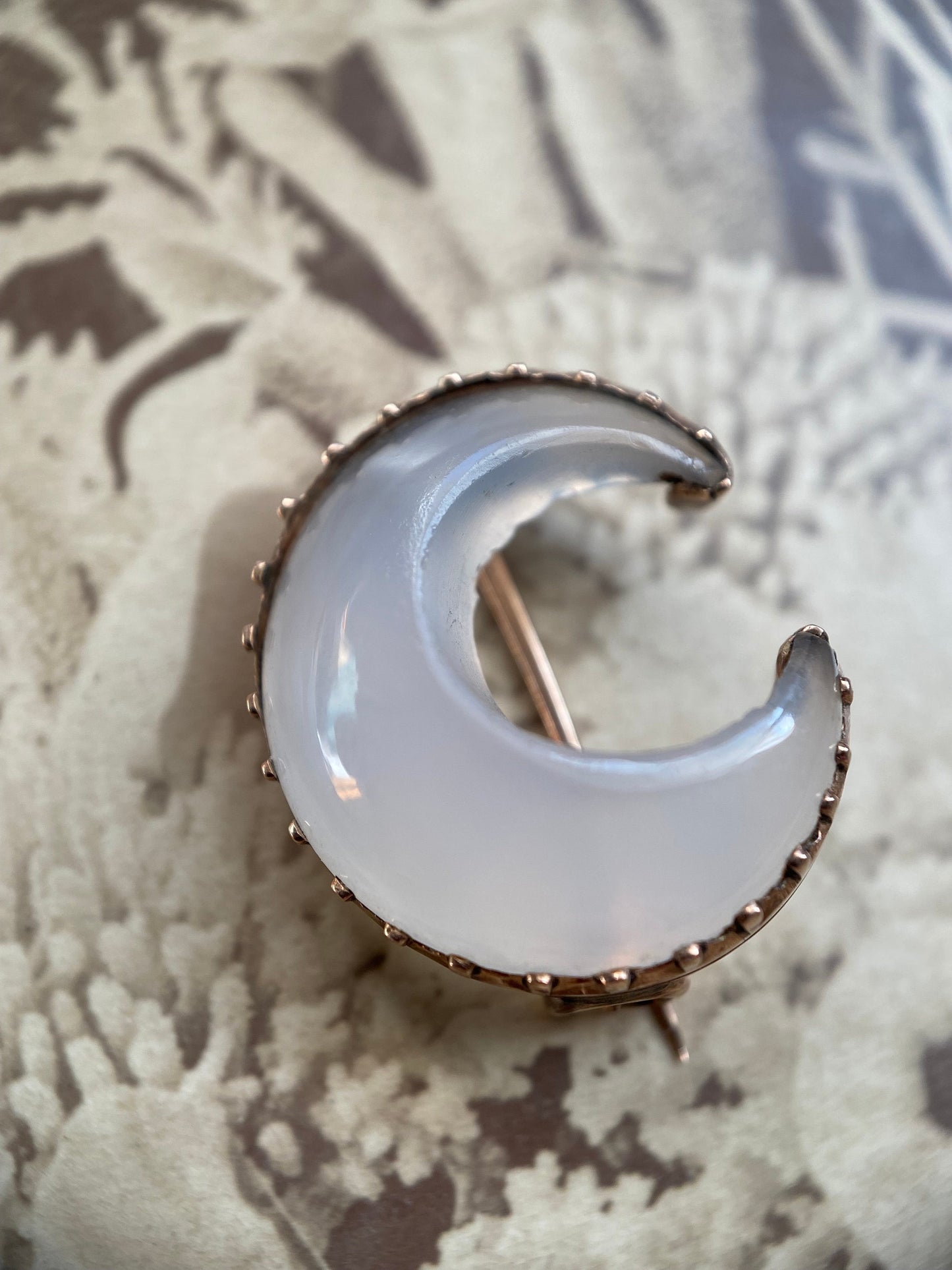 Antique Georgian Clear Chalcedony Crescent Moon Brooch in 10k Rose Gold c. 1820, Celestial, 1800's, Pin, Fichu, Lace Pin